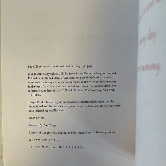 Book Just Jessie My Guide to Love, Life, Family, and Food by Jessie James Decker - Picture 4 of 5